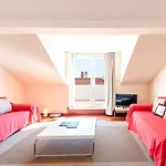 Guestready - Rare Terrace Apt, Historic Center