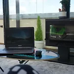 Sunny Private Rooftop Sauna & Hot Tub By Bentobox