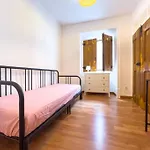 Home 10 Bairro Alto