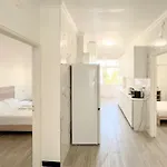 Double Bed Room In Arroios
