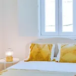 Graceful Studio Apartment G121