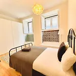 Lisbon City Center 3 Bedroom Flat Next To Avenida Liberdade