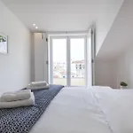 Lovely Lisbon Duplex W Balcony