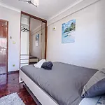 Family-Friendly And Cozy 3-Bedroom Accommodation In Lisbon