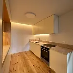 Private Room In Baixa With Balcony
