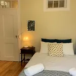 Stay As A Local! Santos Historical Guesthouse III