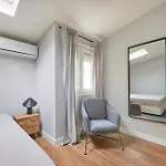 Modern 2 Bed Apt In Campolide Near Amoreiras
