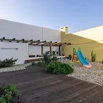 Stylish Apartment With Parking By Lovelystay