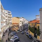 Stylish Apartment With Parking By Lovelystay