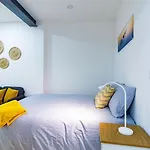 Mourarias Place - Yellow Studio