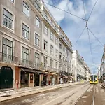 Pleasant Bedrooms In Shared House In The Center Of Lisbon Praca Da Figueira