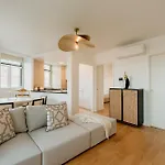 Lisbon Pink House Beautiful 2 Bedroom Flat In City Center
