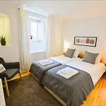 Lisbon Getaway - Santo Estevao