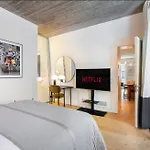 Whome | Ls48 Prime Location Upscale Family Apartment