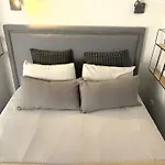 Lisbon Fabulous T2 Apartment With Balcony In Rossio Lisbon