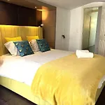 Lisbon Fabulous T2 Apartment With Balcony In Rossio Lisbon