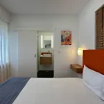 Gloria 10