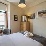 106 A - Martim Moniz Central Apartment