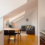 Stylish 2Br Castle View - Central | By Airnest
