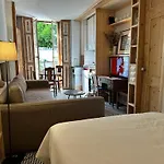 Charming Studio In The City Center - With Terrace