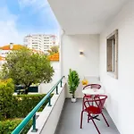 Augusto - A Family House With Pool In The Heart Of Lisbon