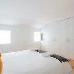 Double Room With Private Wc In Shared House In Downtown Lisbon