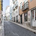 Cozy Apartment In Bairro Alto I