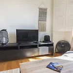 Lovelystay - Bonsai Light And Comfort Flat