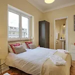 Almirante Top Floor / Almirante Reis Avenue