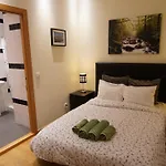 Cozy Apartment In Center