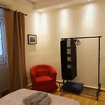 Cozy Apartment In Center