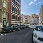 Lovelystay - Wide & Bright 4 Families