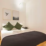 Lovelystay - Wide & Bright 4 Families