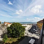 Unique 2 Bdr Apt River View Baixa Alfama C