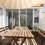 Entrecampos Terrace by Homing