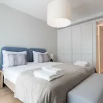 FLH Rato Spacious Apartment