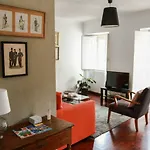Cozy And Spacious Apartment In Graca, Lisbon