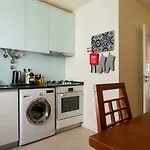 Exquisit Flat Left