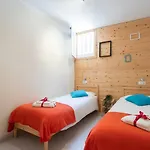 Biti\'S Nest