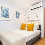 Perfect, Cool, Aircon, 2 Beds 2 Bath Best Location