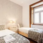 Rossio Vintage Two-Bedroom Apartment - By Lu Holidays