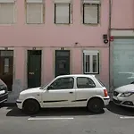 Principe Real: Elegant Flat With Terrace