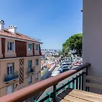 Lovelystay - Sunshine Residence In The Heart Of Graca