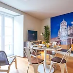 Modern Apartment Bica Dos Olhos