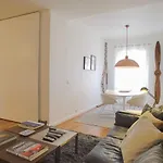 Lisbon Industrial Flat W/ Garage