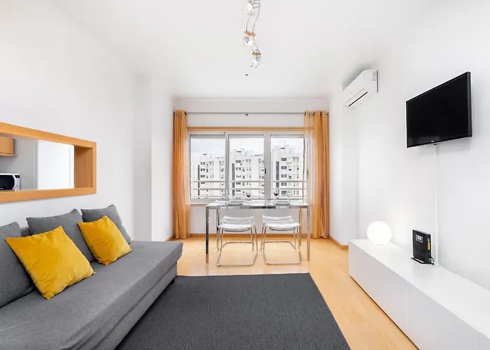 Lisboa, Cidade, Elegant Apartment With Air Cond, Free Wifi And Near Metro, By Ig