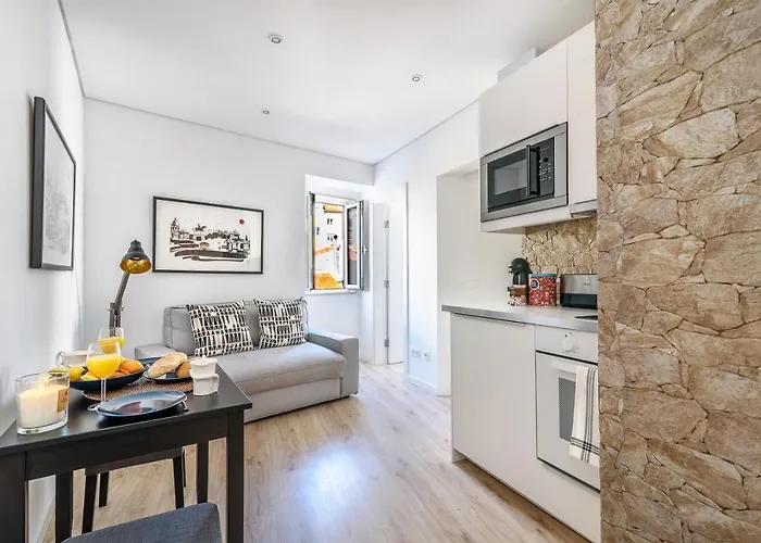 Joivy Cosy 1-Bed Flat With Seaview In Alfama