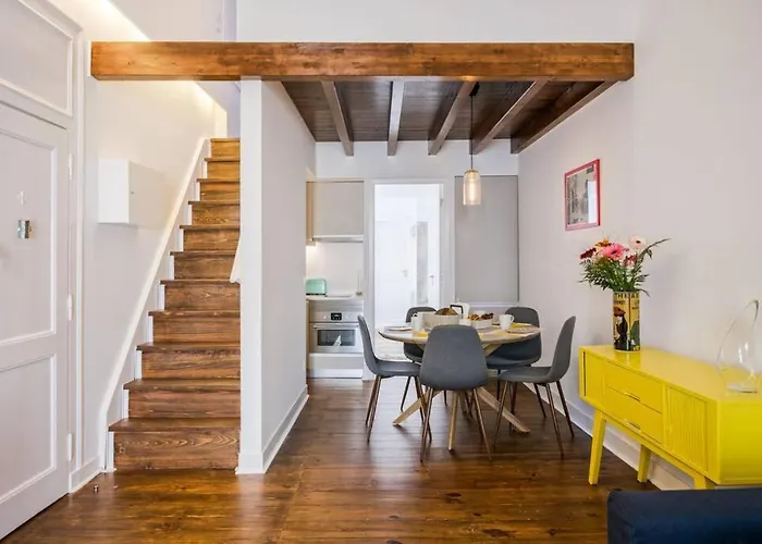2 Bedroom Suites With Ac Next To Avenida Da Liberdade
