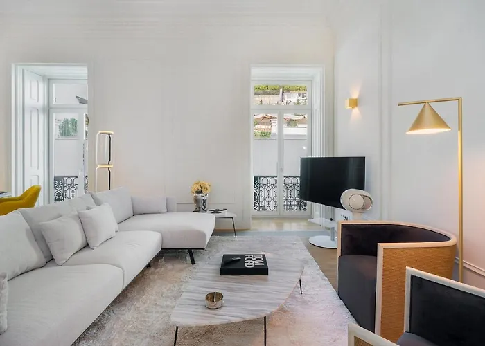 Whome | Av. Da Liberdade Deluxe Apartment W/ S-Pool, Gym & Parking