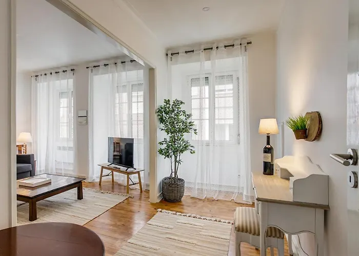 Sunny Apartment in the Heart of Príncipe Real